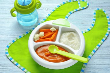 Bebek maması ile bölüm plaka