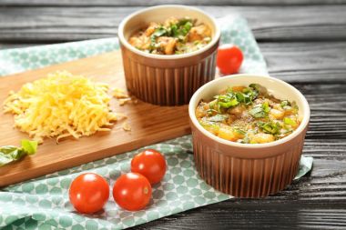 Lezzetli sosis güveç 