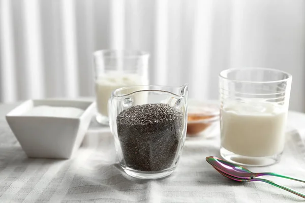 Ingredience na pudink chia semen — Stock fotografie