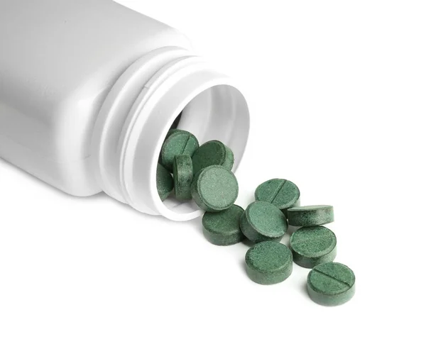 Envase con tabletas de espirulina — Foto de Stock