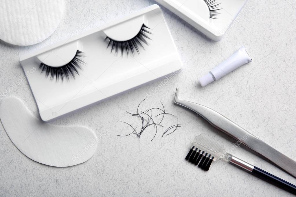 Set with false eyelashes 