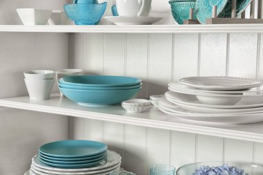 dishware ayaklıklı depolama