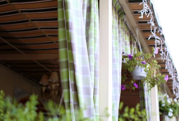 Café al aire libre con cortinas — Foto de Stock
