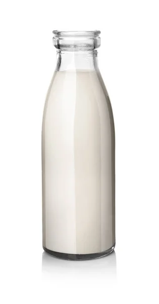 Latte fresco su bianco — Foto Stock