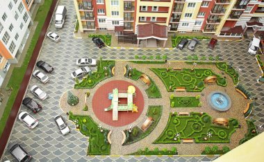 Şehir avluda güzel görünümü