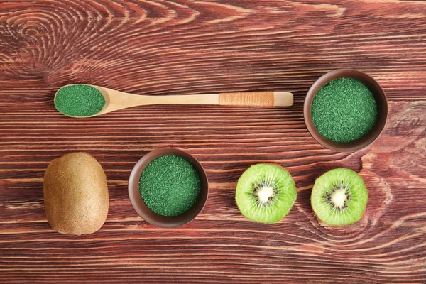 Composición con espirulina en polvo en cuchara —  Fotos de Stock