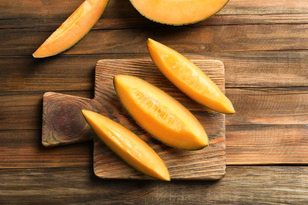 Tagliere con melone affettato — Foto Stock