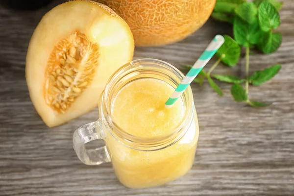 Mason jar med färsk melon smoothie — Stockfoto
