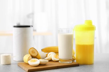 Protein sallamak için malzemeler 