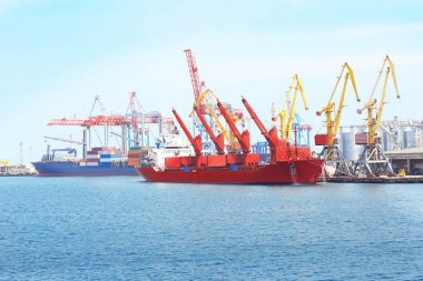 Modern liman görünümünü