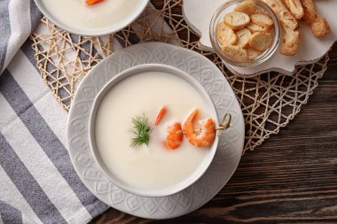 Kase karides ile lezzetli krem çorbası