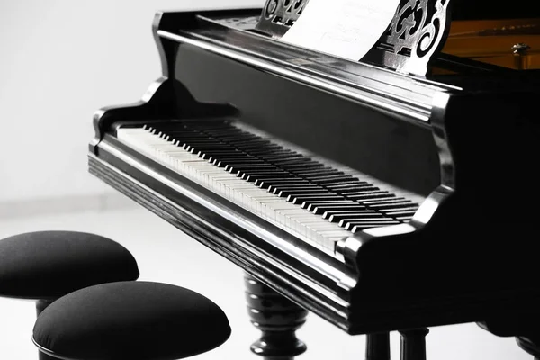 Klassiska grand piano — Stockfoto