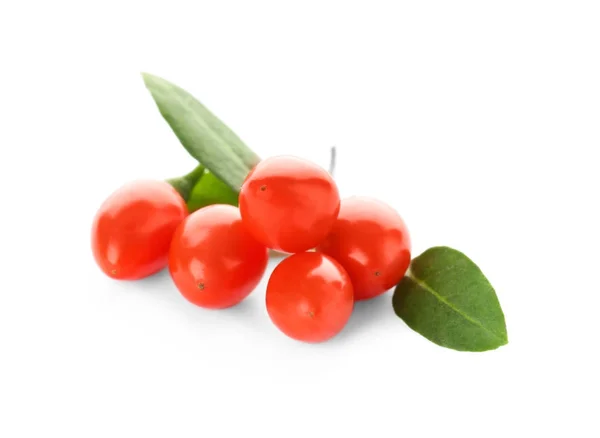 Goji-Beeren auf weißem Hintergrund — Stockfoto