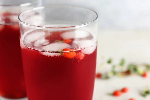 Glas mit Goji-Saft — Stockfoto