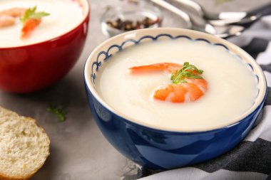 Karidesli kase lezzetli krem çorbası