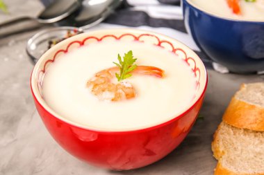 Karidesli kase lezzetli krem çorbası 