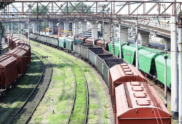 Blick auf Güterwaggons an sonnigen Tagen — Stockfoto
