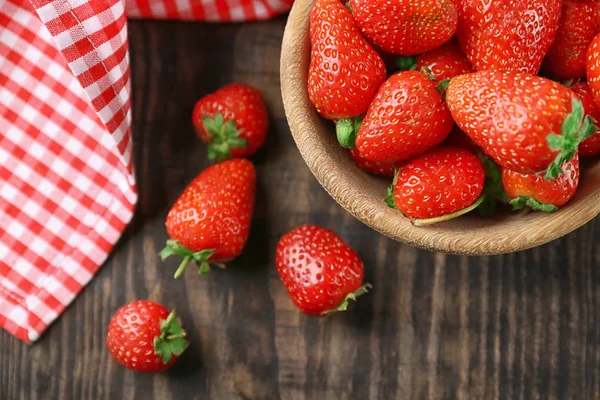 Samenstelling met rode aardbeien — Stockfoto