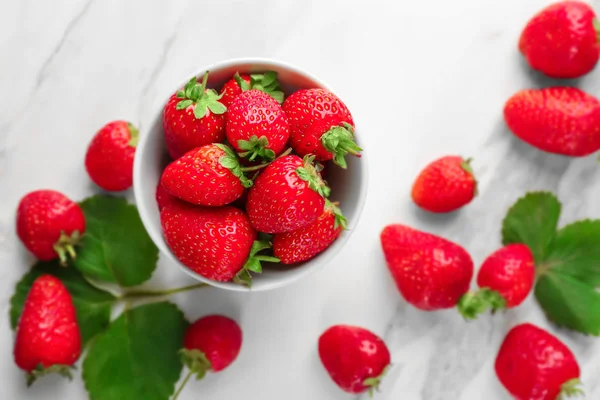 Composición con fresas rojas — Foto de Stock