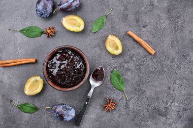 Lezzetli Erik reçeli ile kompozisyon