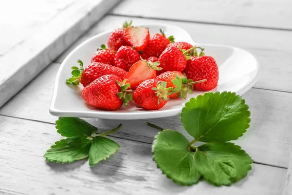 Composition with red strawberries — Stock Photo, Image