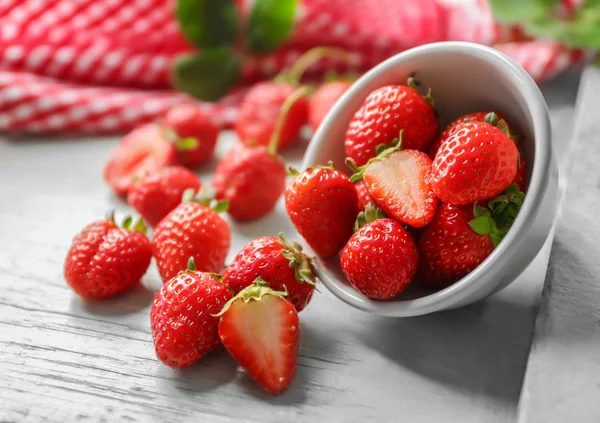 Samenstelling met rode aardbeien — Stockfoto