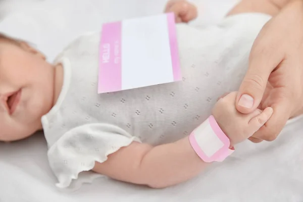 Mãe com bebê bonito — Fotografia de Stock