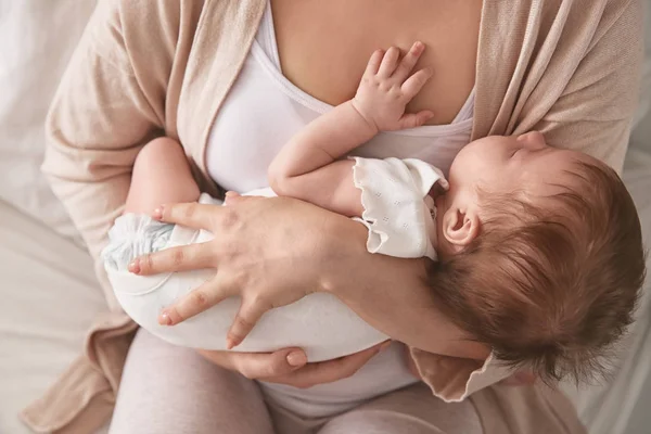 Mãe com bebê bonito — Fotografia de Stock