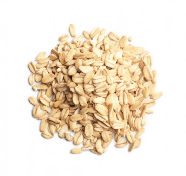 Beyaz arkaplanda çiğ yulaf ezmesi