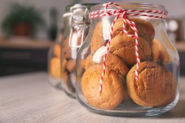 Cam Kavanoz ile lezzetli yulaf ezmeli kurabiye