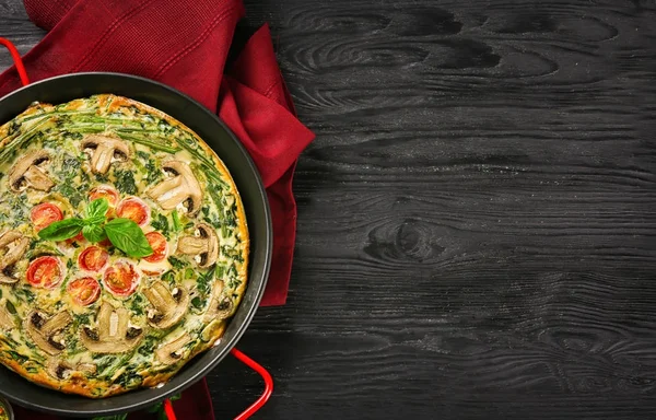 Frittata de espinacas en sartén — Foto de Stock