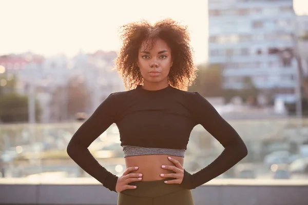 Deportiva mujer afroamericana — Foto de Stock