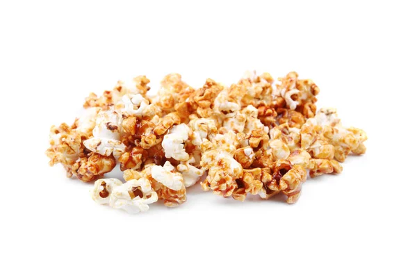 Karamell popcorn på vit bakgrund — Stockfoto