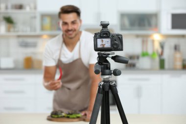 Genç blogger video kayıt  