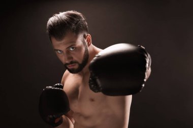 Arka plan üzerinde erkek boxer