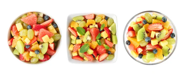 Tigelas com saladas de frutas — Fotografia de Stock