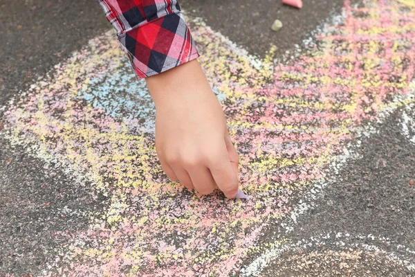 Little child drawing car with chalk on asphalt, closeup — Stock Photo, Image