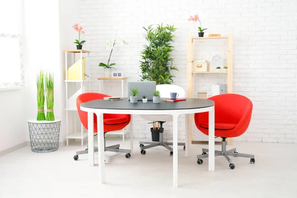 Interior of modern room with comfortable workplace — Stock Photo, Image