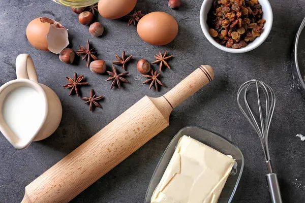 Zusammensetzung mit Zutaten für Teig — Stockfoto