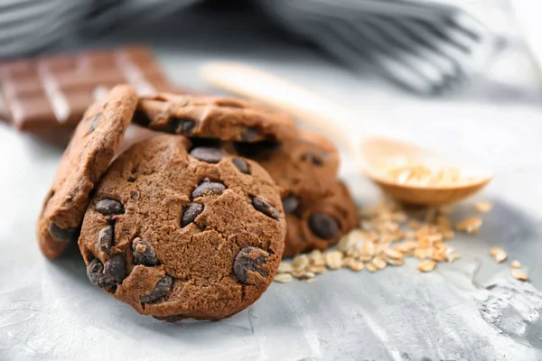 Delicious oatmeal cookies with chocolate chips — Stock Photo, Image