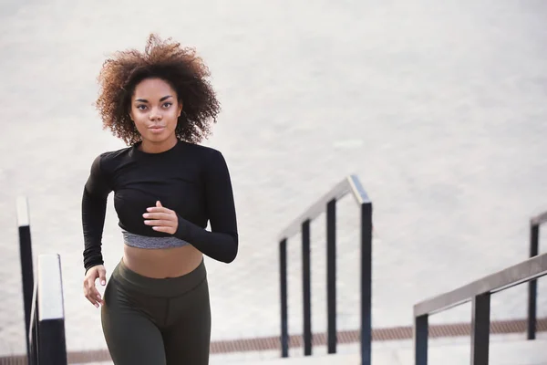 Deportiva mujer afroamericana — Foto de Stock