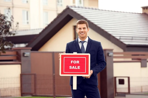 Mužské realitní agent — Stock fotografie