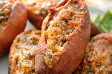 nefis doldurulmuş tatlı patates 