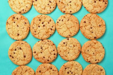 Naneli çikolata parçacıklı kurabiye 