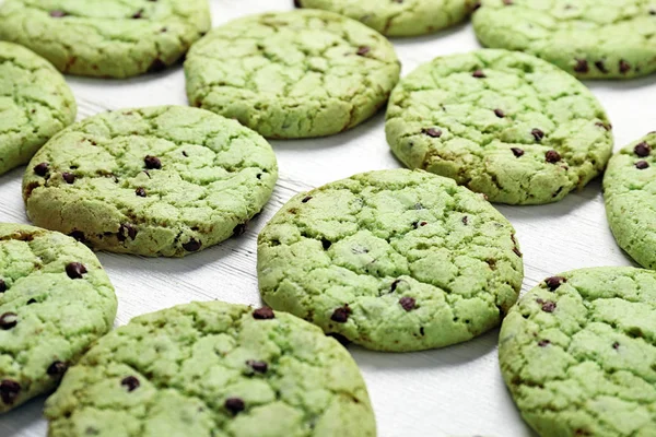 Biscotti con gocce di cioccolato menta — Foto Stock