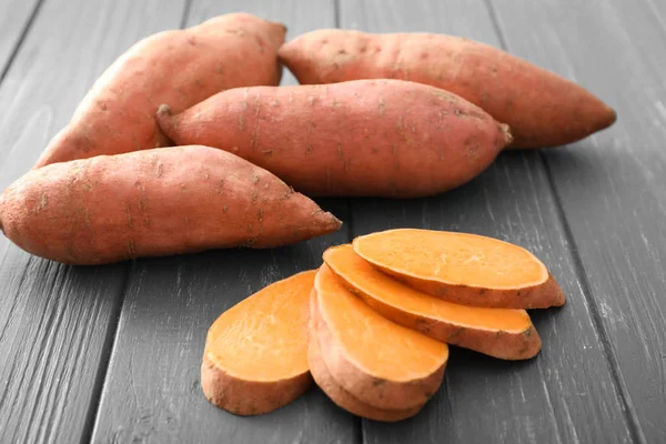 Rauwe zoete aardappel — Stockfoto