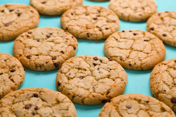 Biscotti con gocce di cioccolato menta — Foto Stock