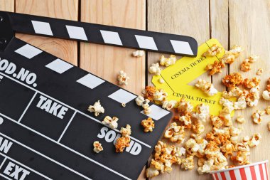 Karamelli patlamış mısır, Bilet ve film tokmağı 