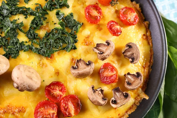 Sabrosa frittata con espinacas — Foto de Stock