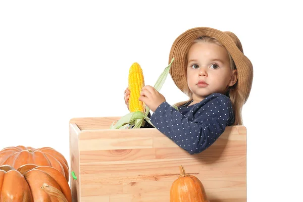 Adorable niña en sombrero con verduras — Foto de Stock